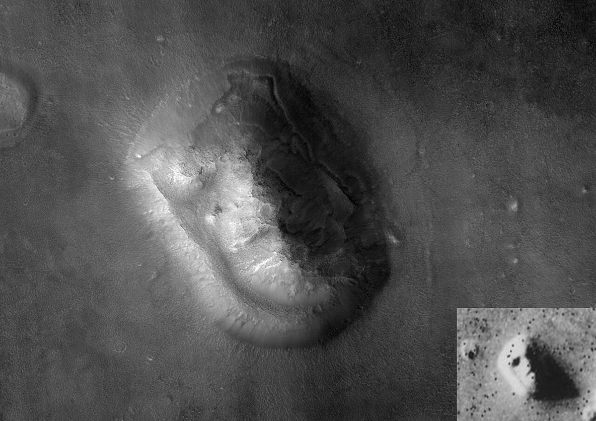 火星のシドニア地区の台地。右下の小さな枠に、顔のように見えた1976年の画像が入っている