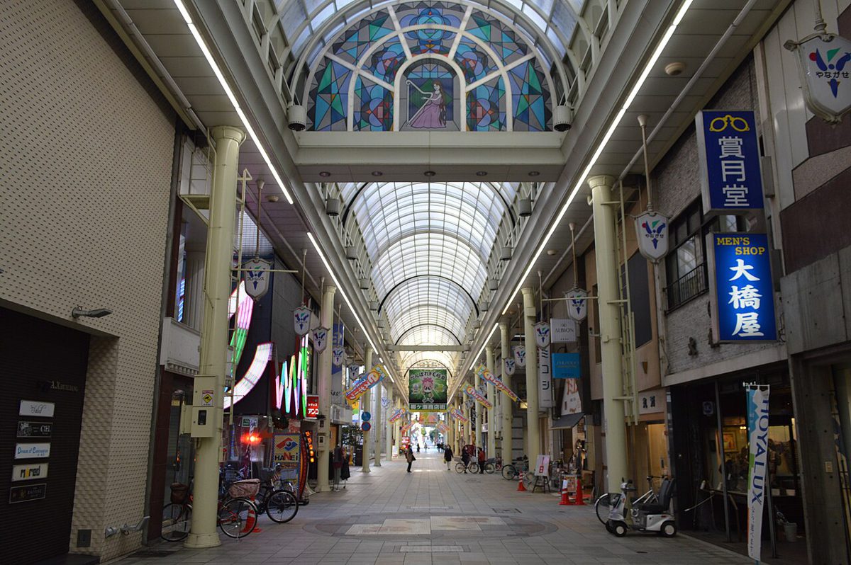 岐阜市の柳ケ瀬本通り商店街のアーケード